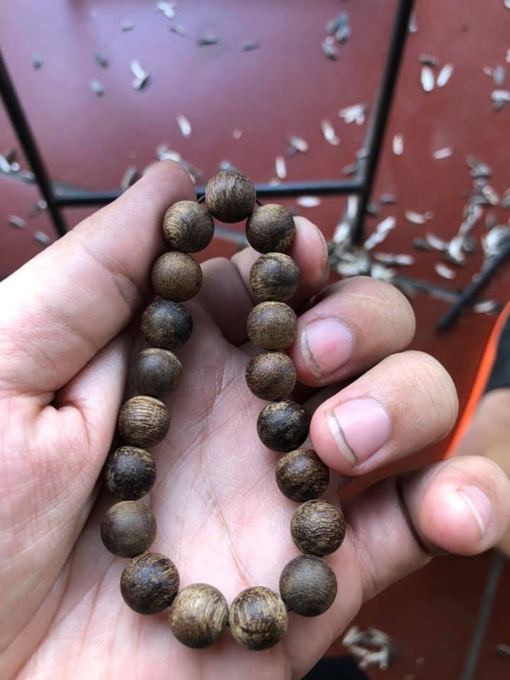 Chuỗi hạt tròn 10mm vòng đeo tay trầm hương Philippin