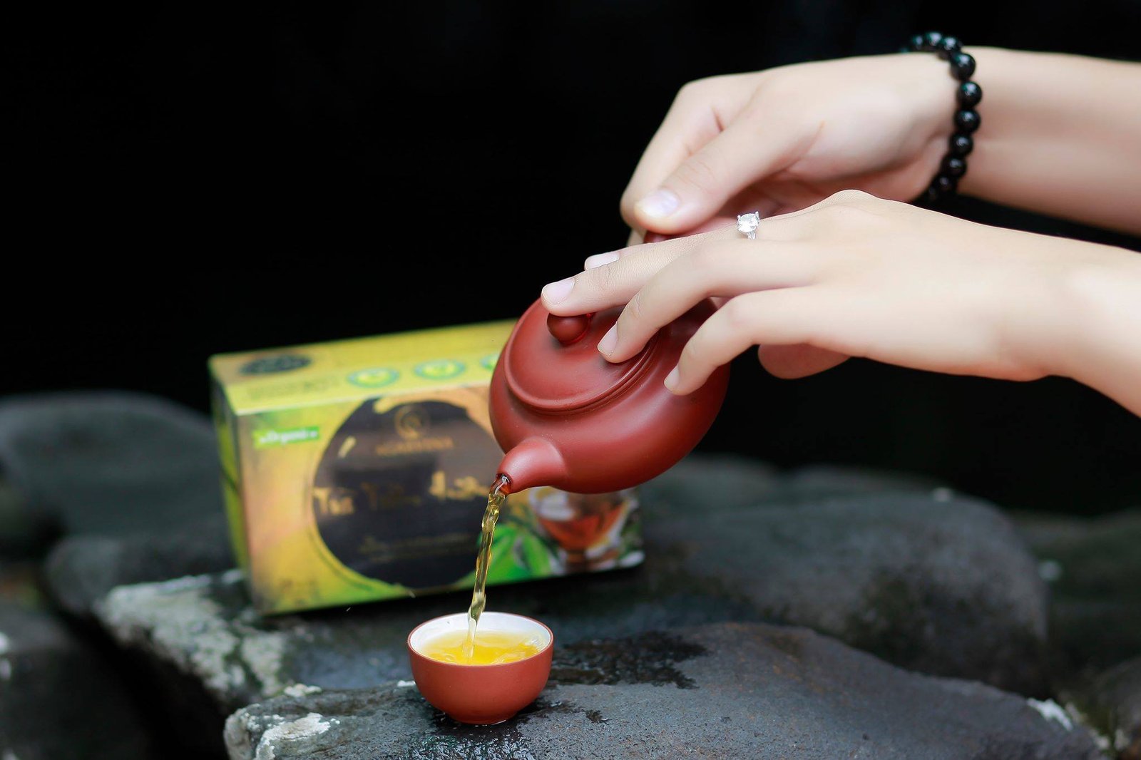 Sản phẩm trà trầm hương của agarvina