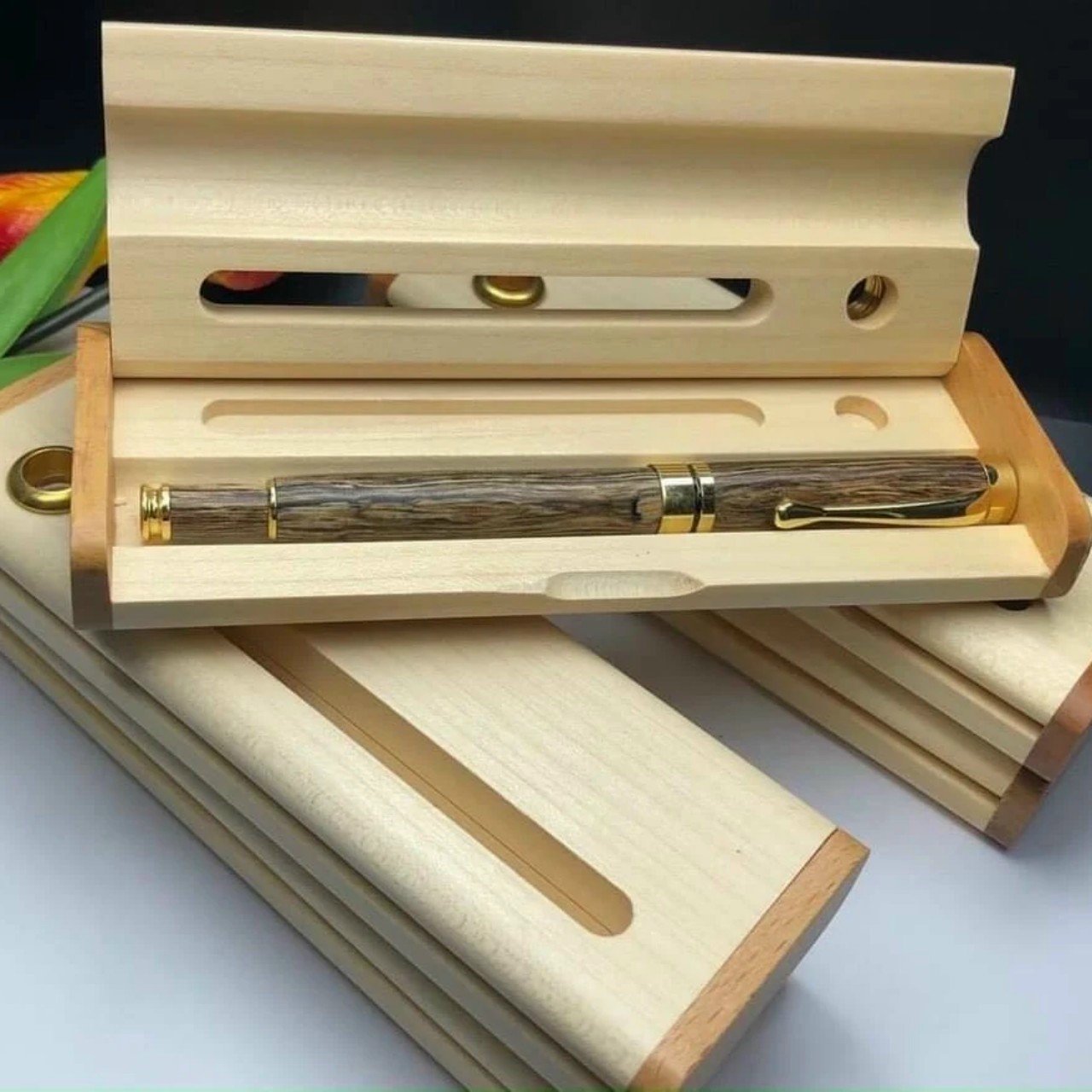 Bút gỗ trầm hương