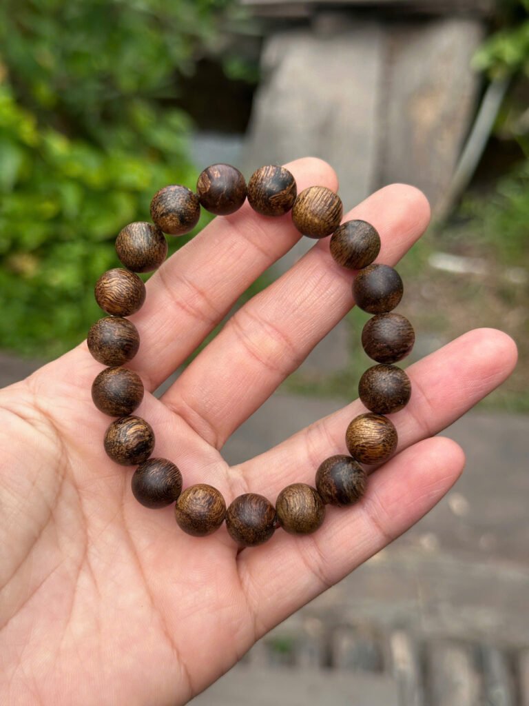 Vòng trầm rừng tự nhiên Malinau 10 ly cao cấp nặng 8,93g