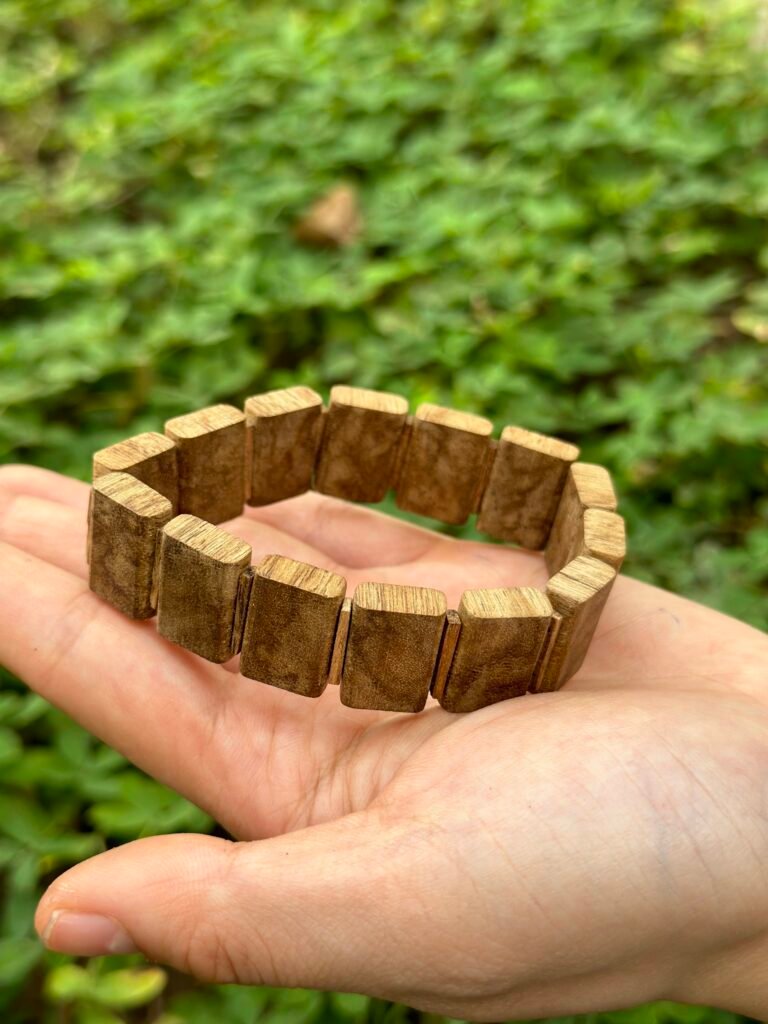 Vòng tay trầm hương, lắc tay trầm hương
