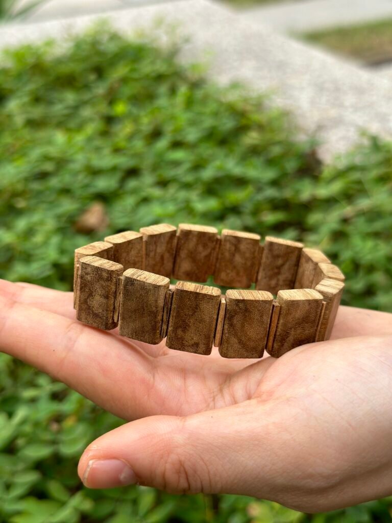 Vòng tay trầm hương, lắc tay trầm hương