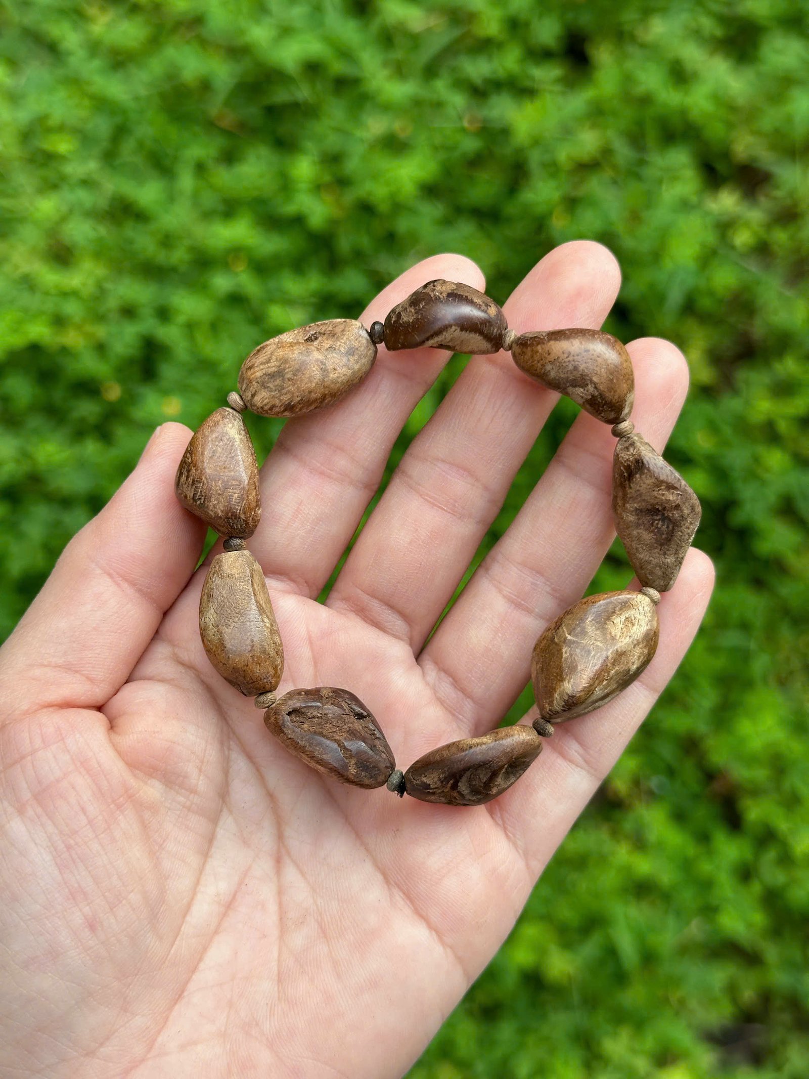 Vong_tram_huong_mat_tu_ruc_chim_Isabel_Phillip_15,16g_7 Vòng trầm hương mắt tử rục chìm Phillip