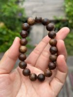 TTA31055 – Vòng trầm hương rừng cận chìm Malinau 10 ly