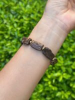 Vòng trầm hương rừng tự nhiên chìm nước xuất xứ từ nước Brunei hình dáng đốt khúc đẹp mắt