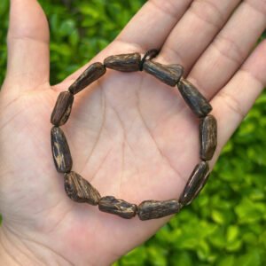 Vòng trầm hương rừng, tự nhiên cao cấp loại 1, chìm nước xuất xứ từ nước Brunei đốt khúc thô mộc